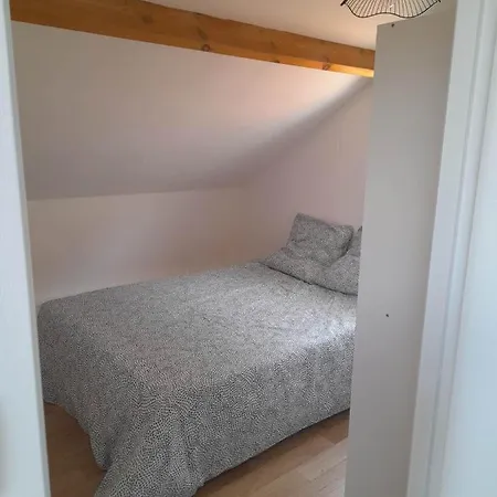 By Angelique 2 Busnes