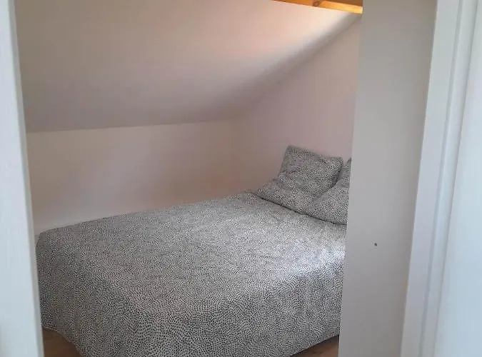 By Angelique 2 Busnes